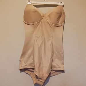 VINTAGE.  Sears Shaperwears Sz 40C, Tan  Bust Cup And Front Panel Y2k